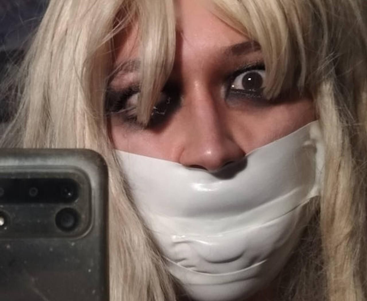 Gagged faces 