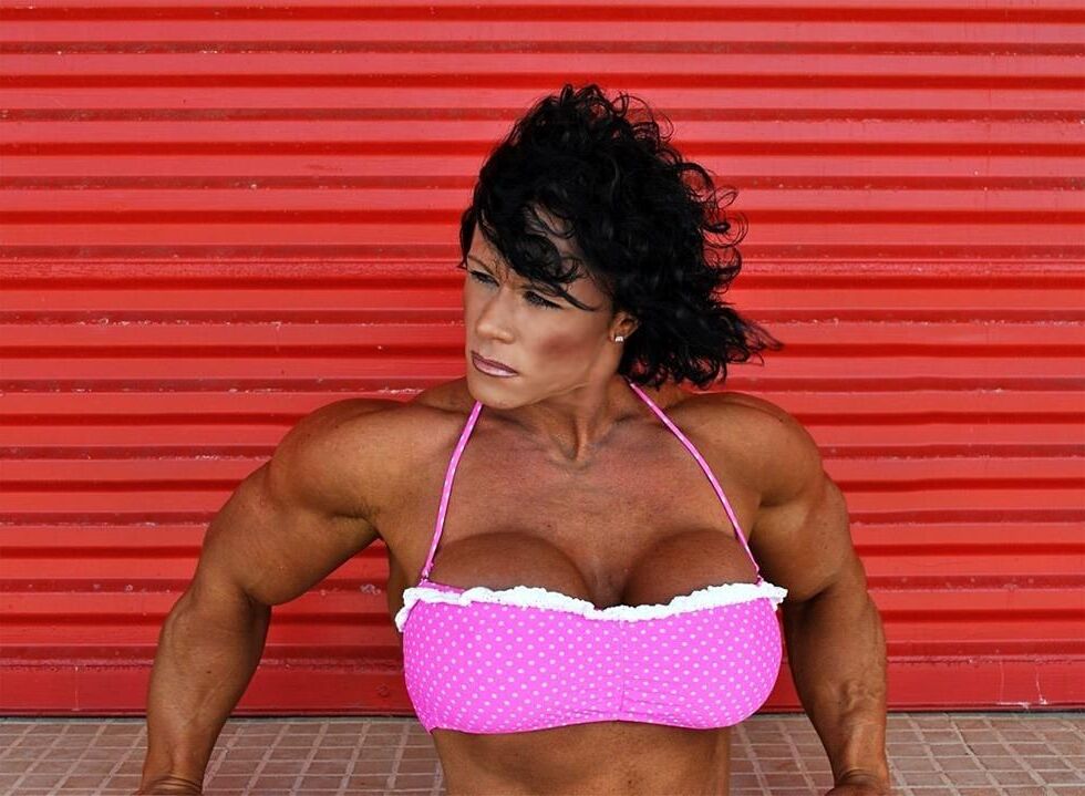 MUSCLE ; LES PLUS GROS SEINS