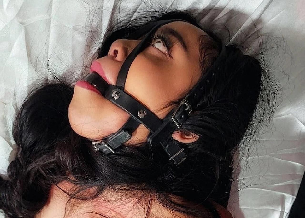 Gagged faces 