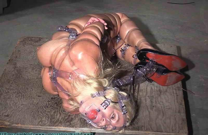 J'aurais aimé être la fille en bondage hogtie