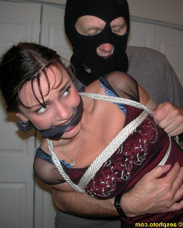 Lindsey arrives home