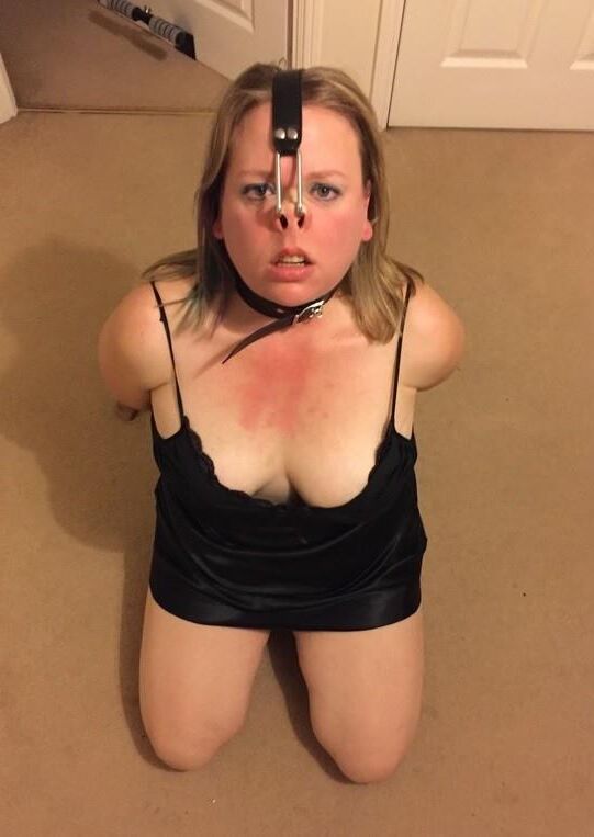  Amateur White Women (HUMILIATION) 