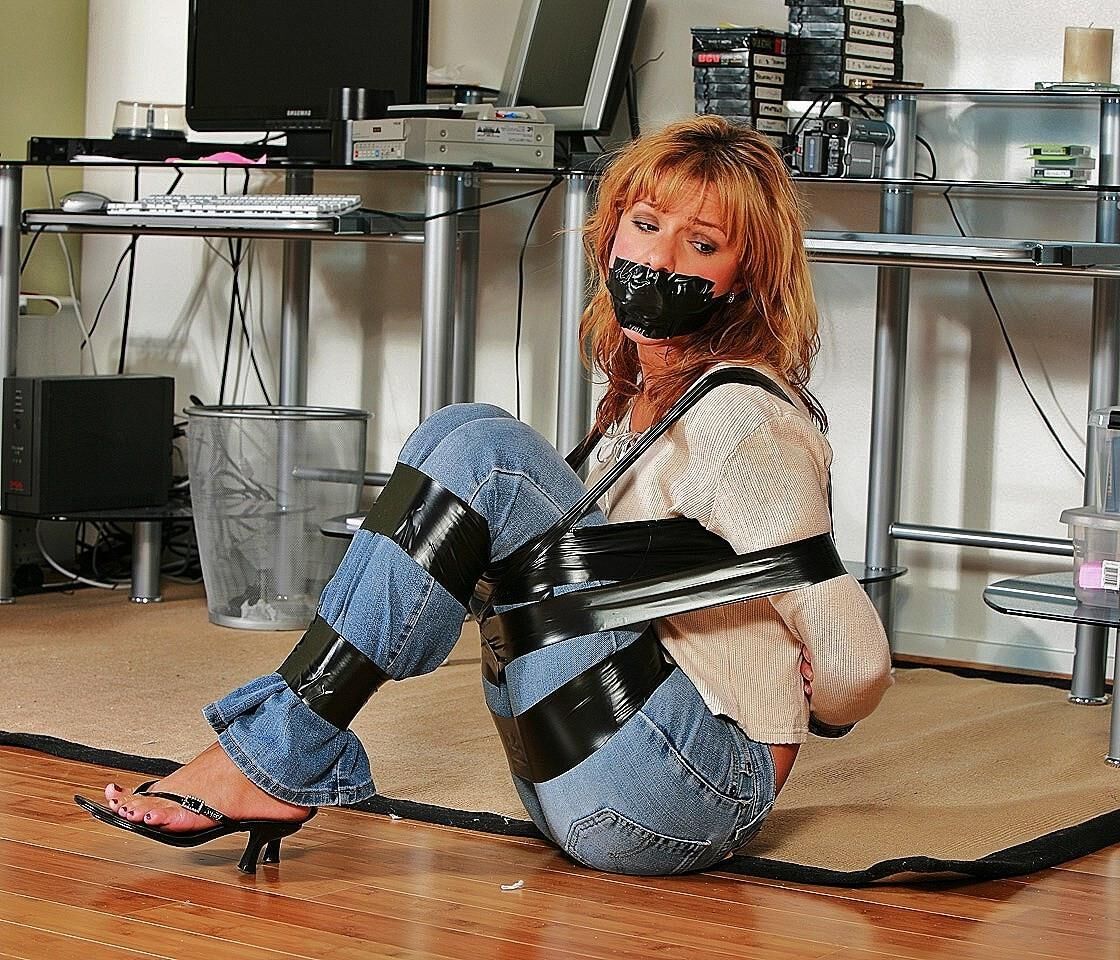 Mercedes Delane Bondage Model