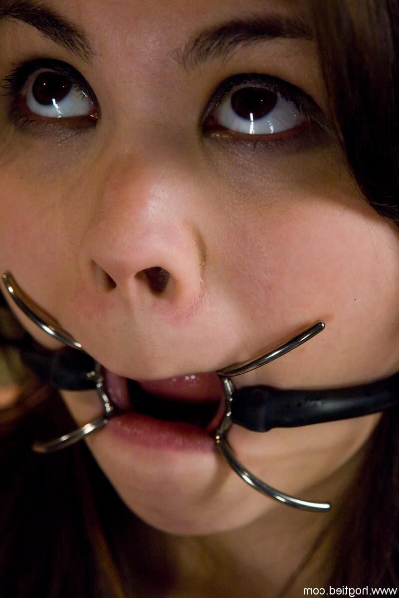 Modelo de Bondage Mia Ly