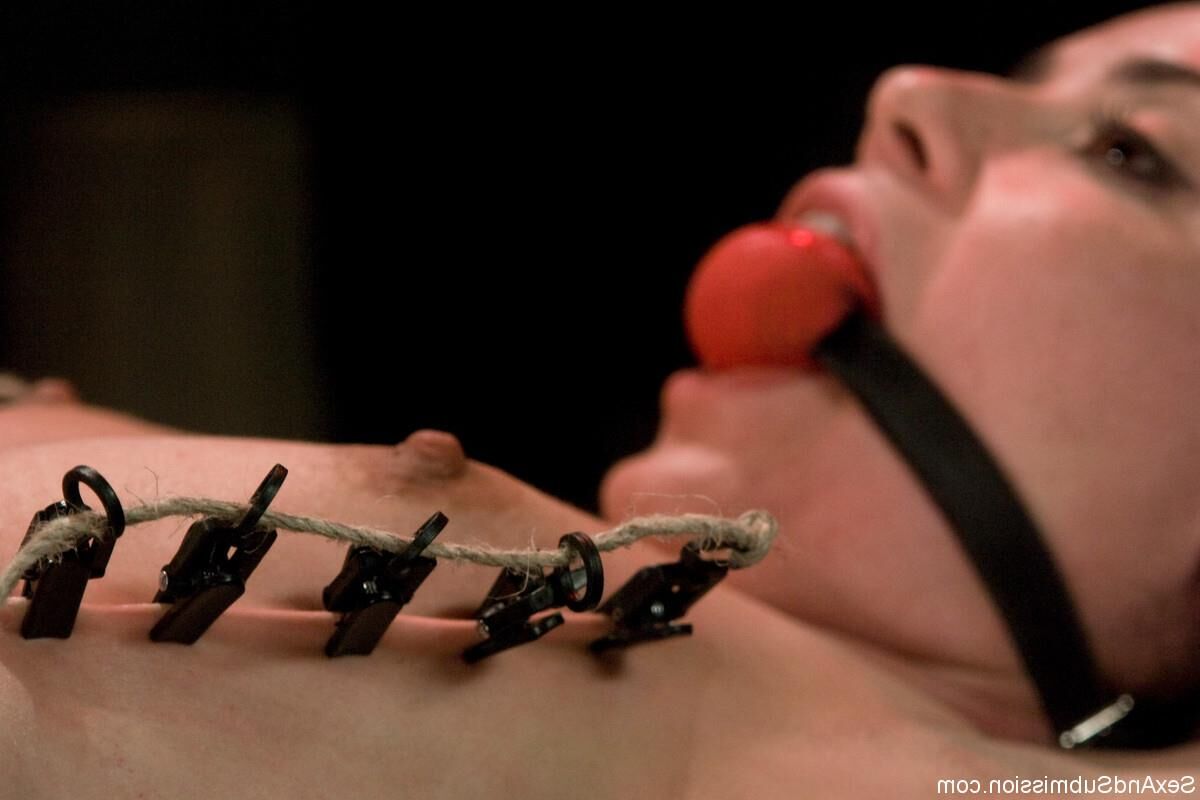 Modelo de Bondage Mina Lee