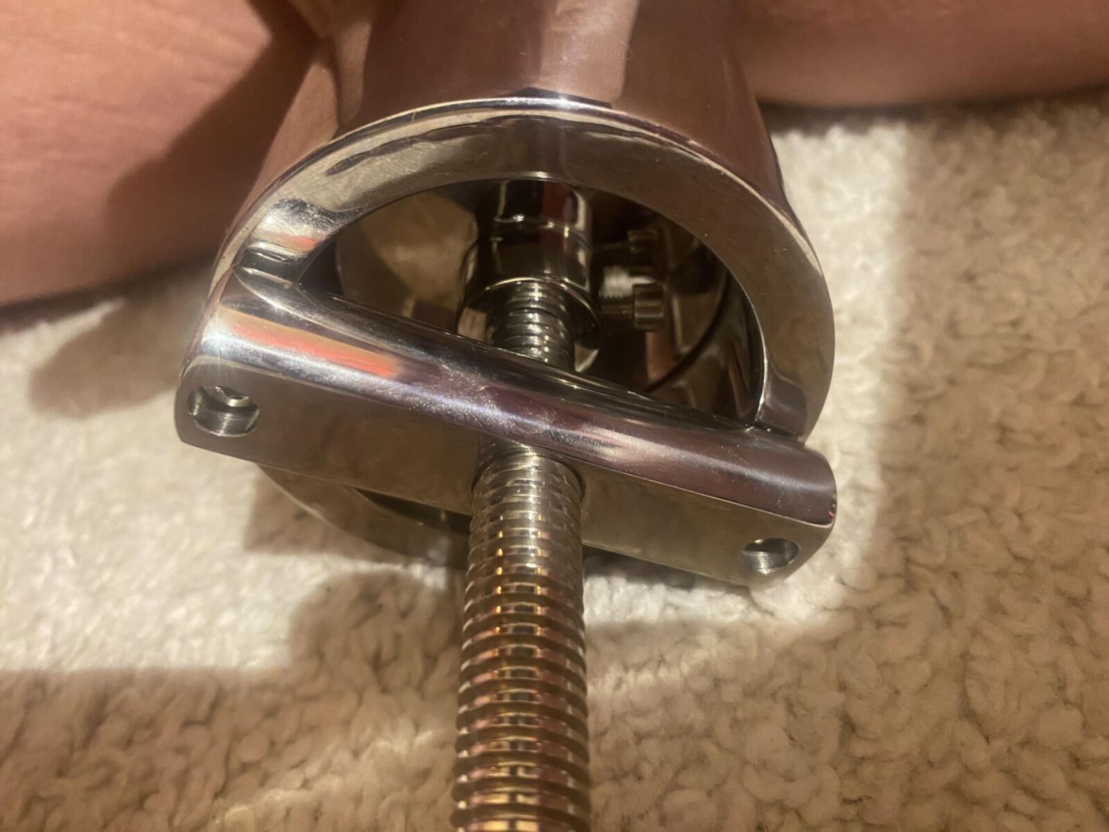 Bolas esmagadas à ejaculação indesejada sem orgasmo