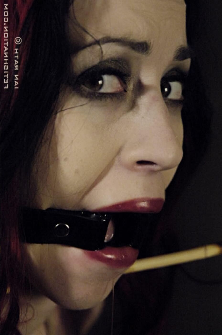 Modelo de Bondage Mina Meow