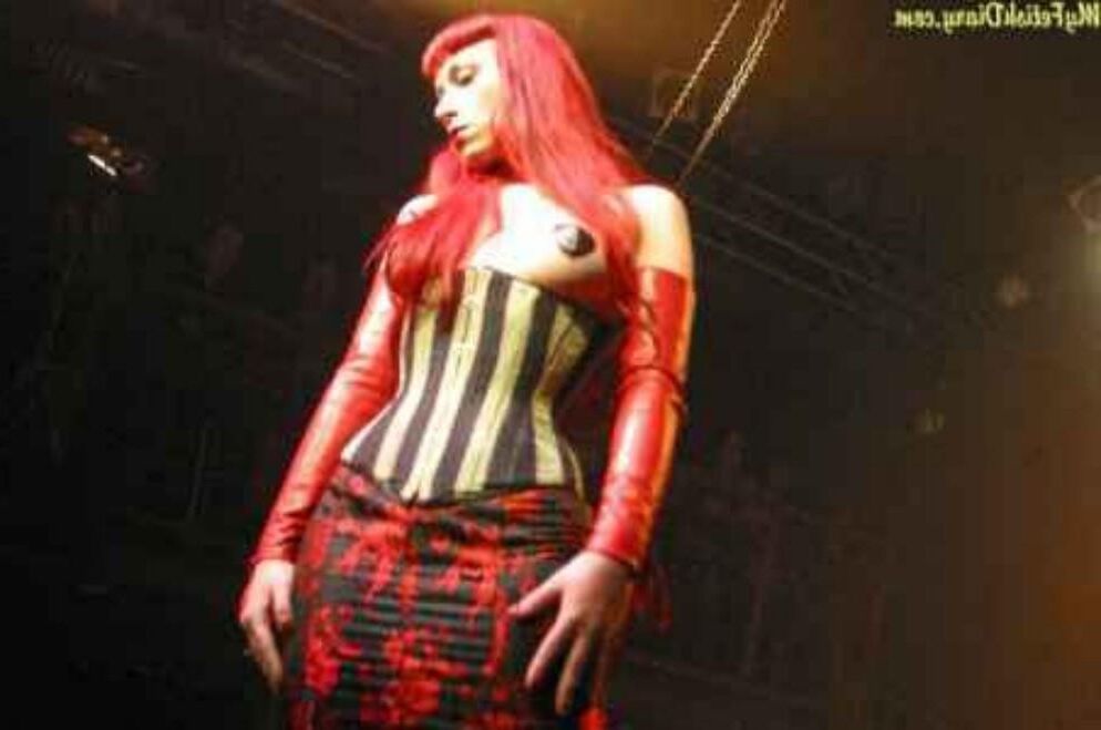 Modelo de bondage de Miss conduct