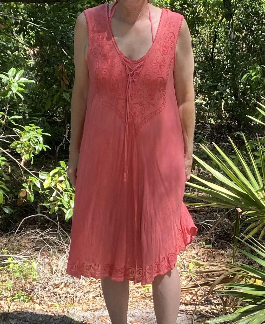 Bikini dans les bois, pincements coupés