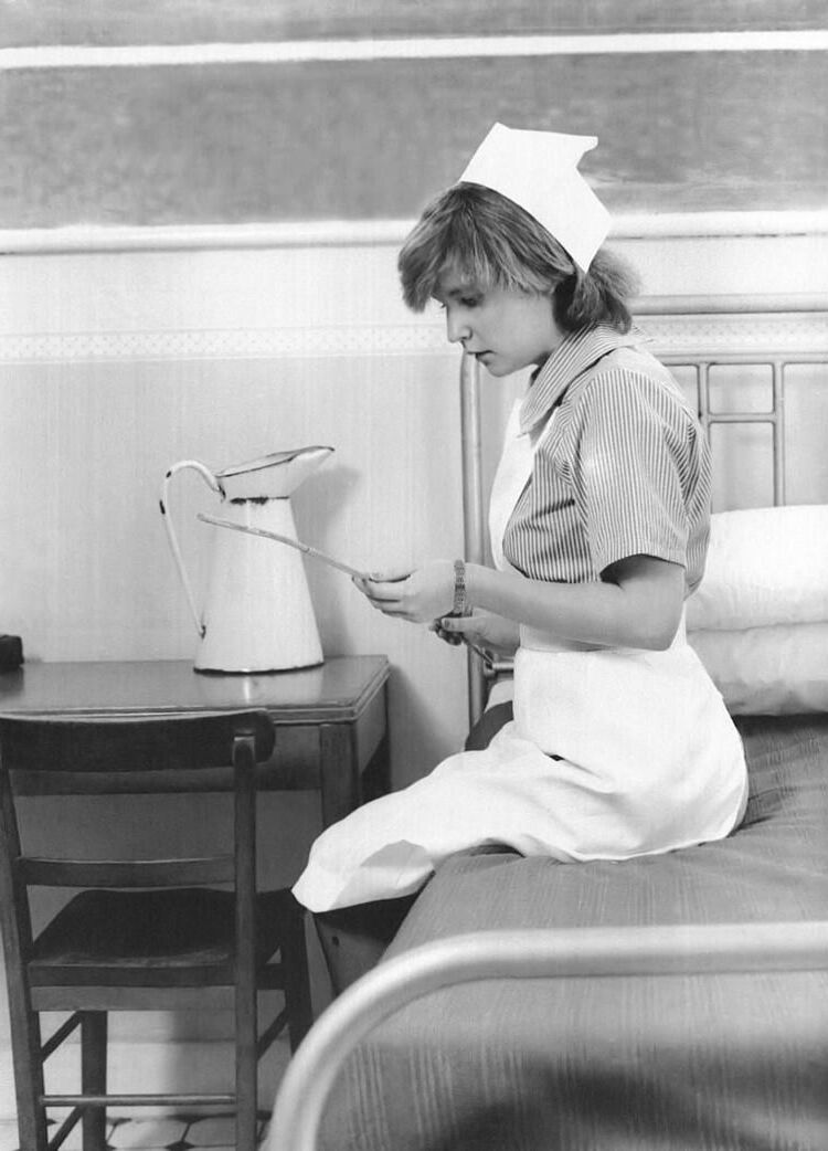 Retro Spanking Uniform Girls Nurses Special (complete)