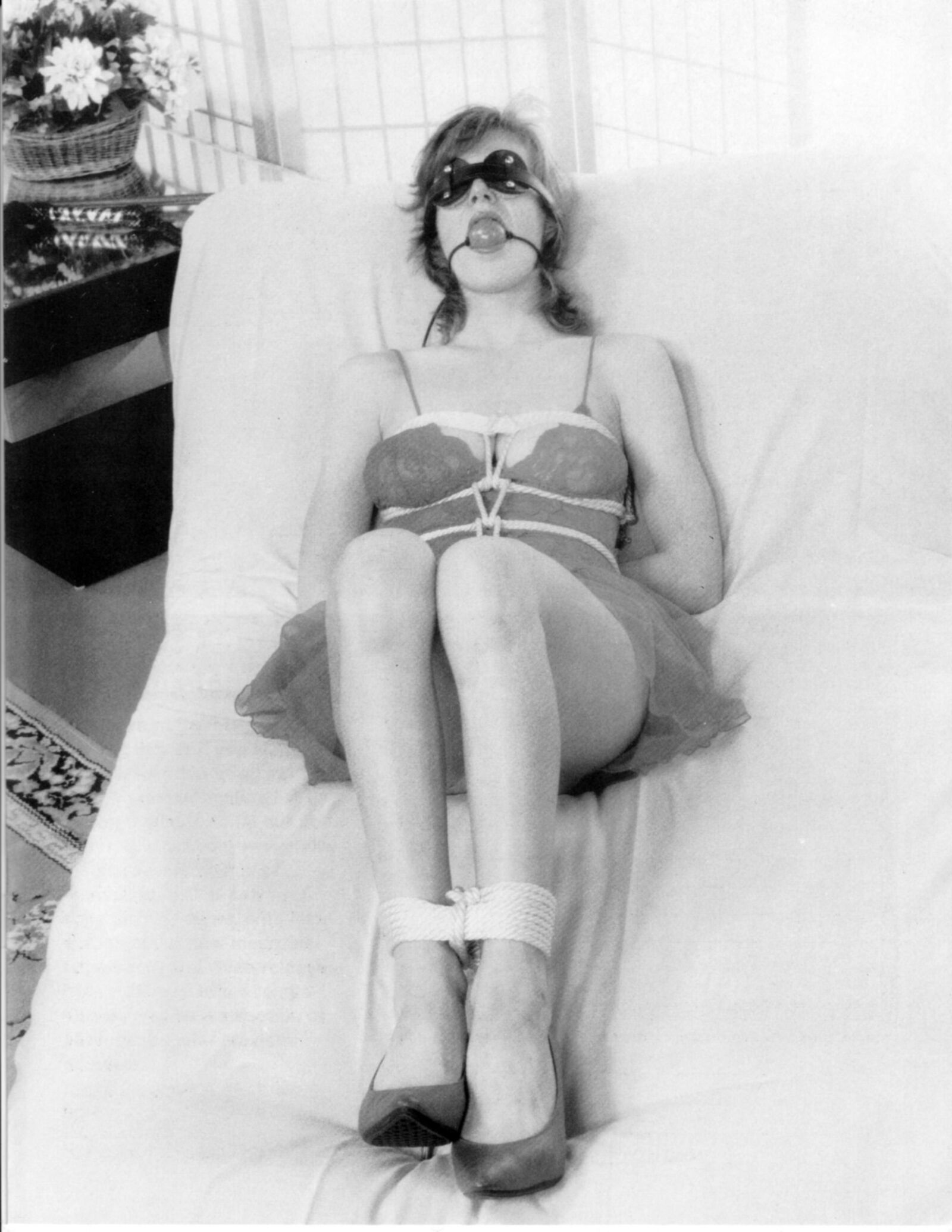 Винтажный рабство в журнале Bondage в баффе