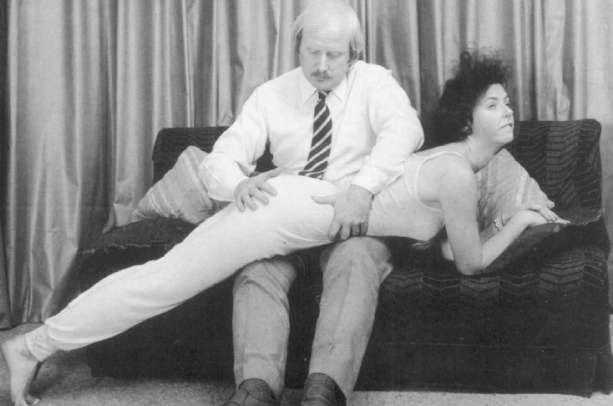 Retro Spanking from Roue 