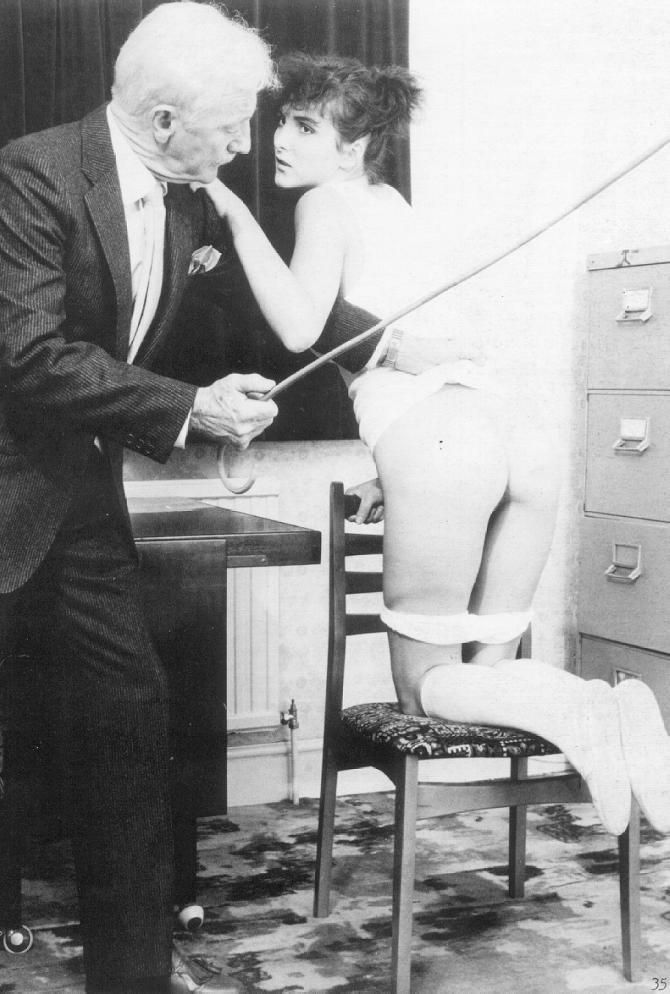 Retro Spanking from Roue 
