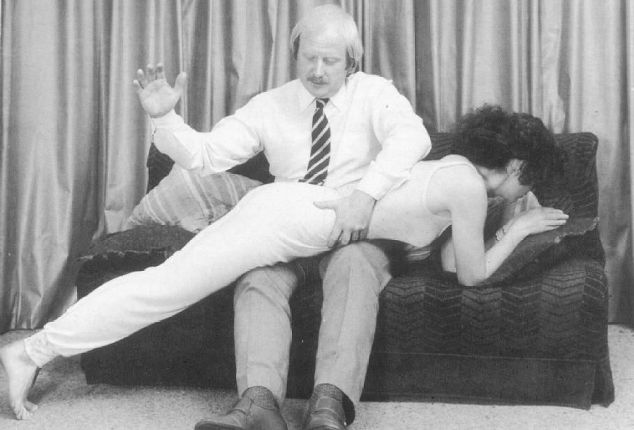 Retro Spanking from Roue 