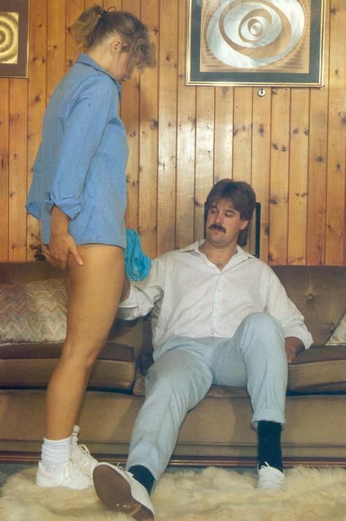 Retro Spanking from Roue 
