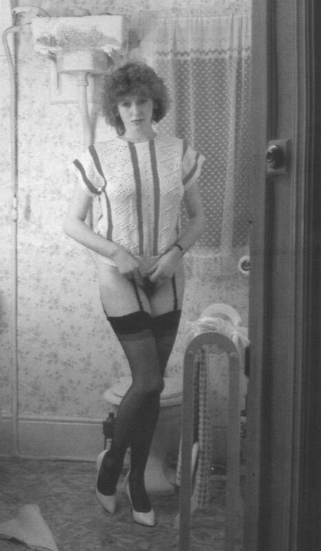 Problème de filles uniformes de la fessée rétro (complète)