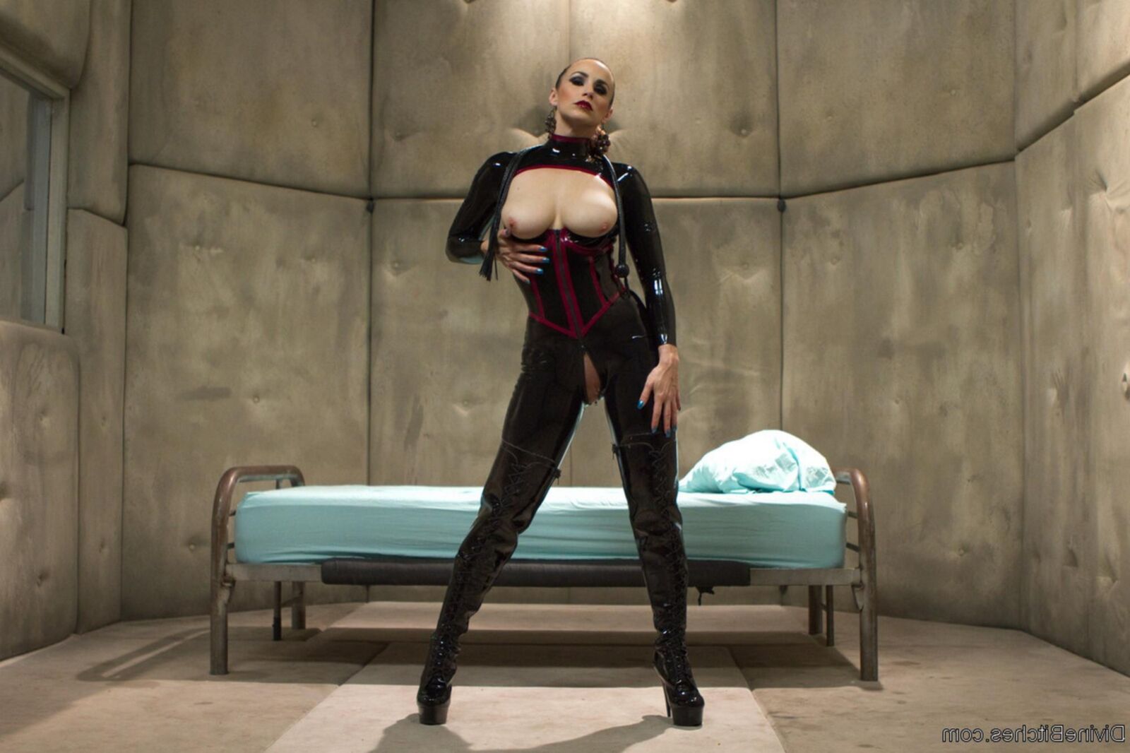 .. Bella Rossi (Domina)