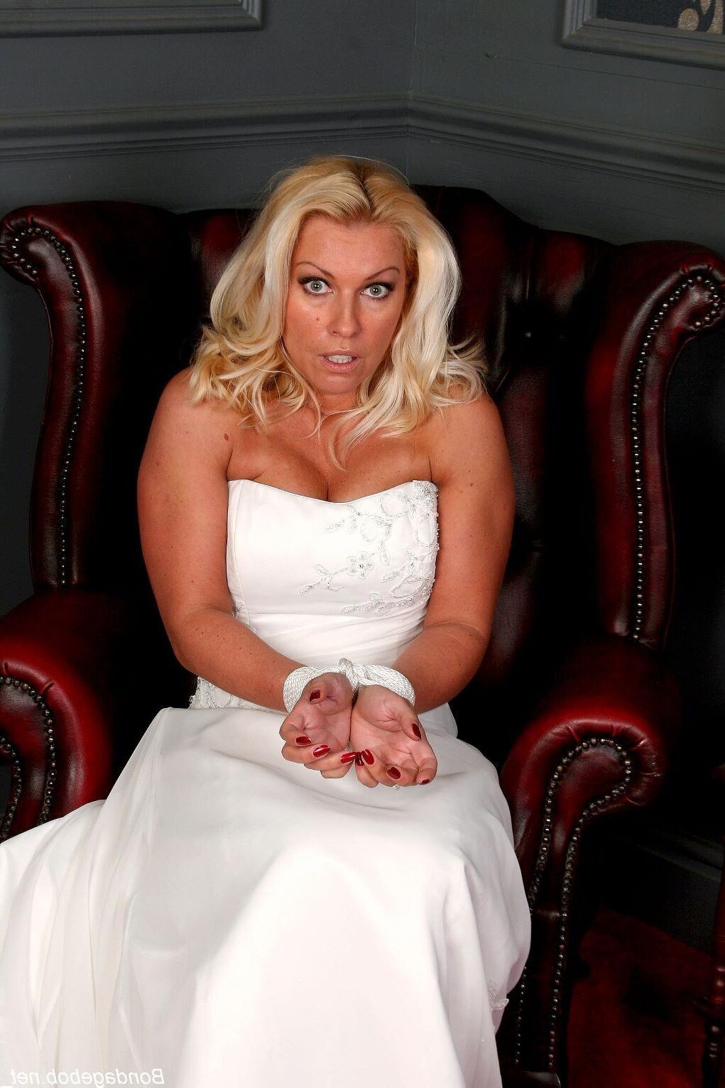 Bride Bound de Lana