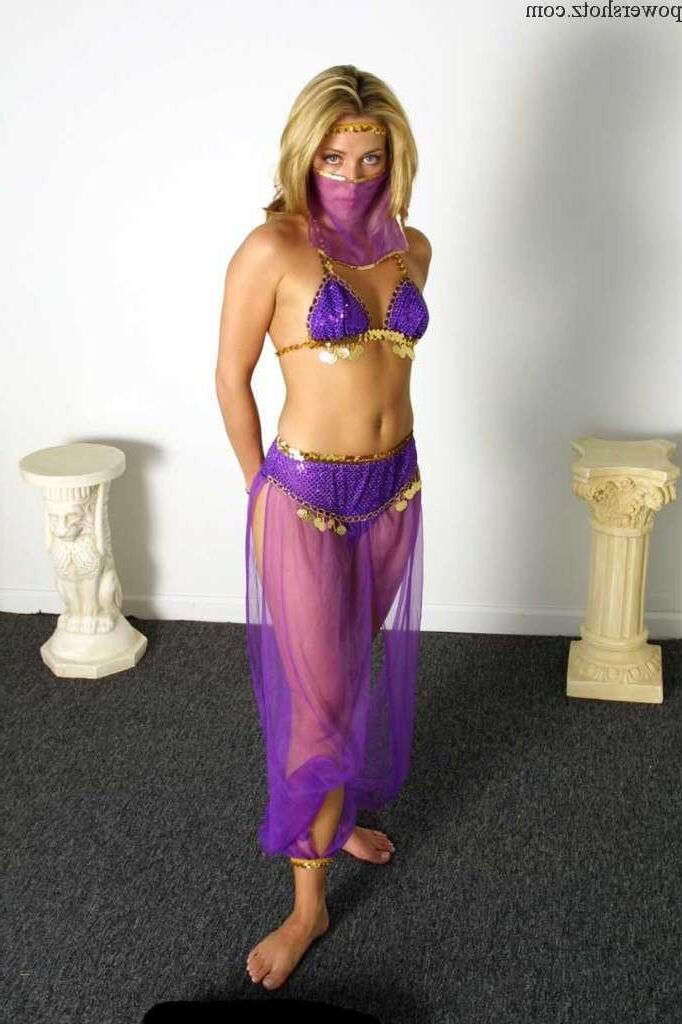 Chica harén dispuesta