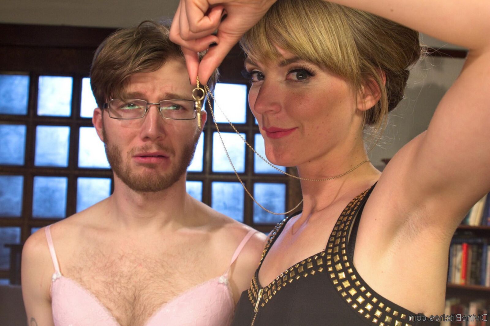 .. Mona Wales (Domina, Cuckold)