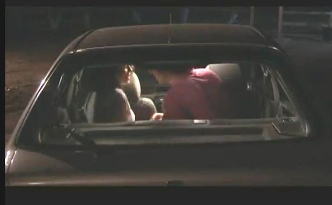 Estrangulado na parte de trás do seu carro