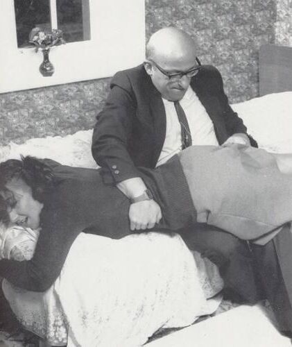 Retro Spanking errötet Bildset sehr ungezogen