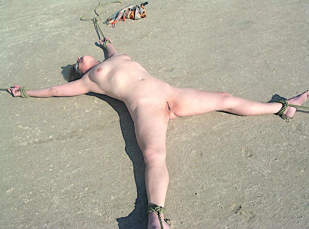 Frauen in Spreadagle Bondage