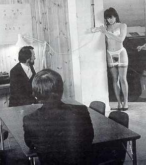 Retro Spanking errötet Bild Set zwei Männer Tisch