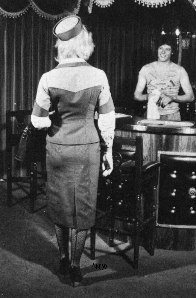 Retro Prügel von New Derriere nein