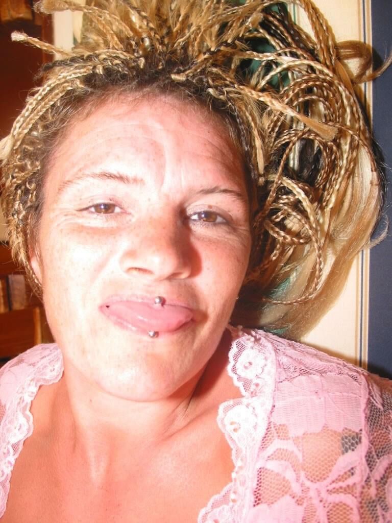 Ma femme Irene à la merci d'un couple espagnol