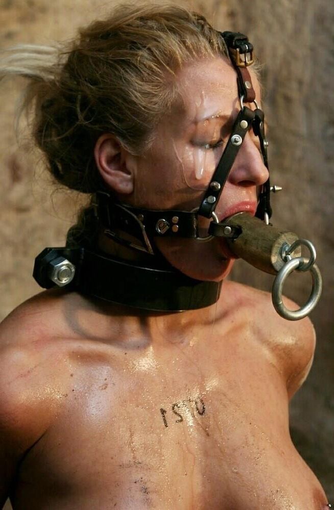 Sexy Slave Girls