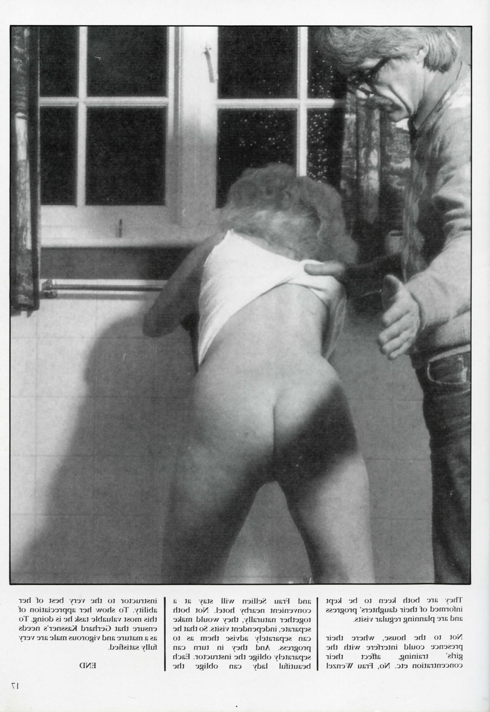 Retro Spanking errötet Bild Set zwei Mädchen Badezimmer