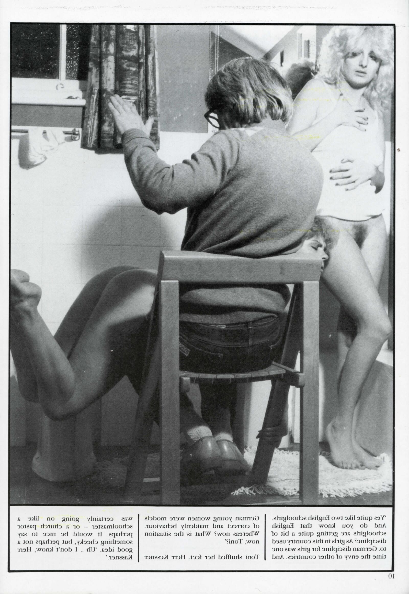 Retro Spanking errötet Bild Set zwei Mädchen Badezimmer
