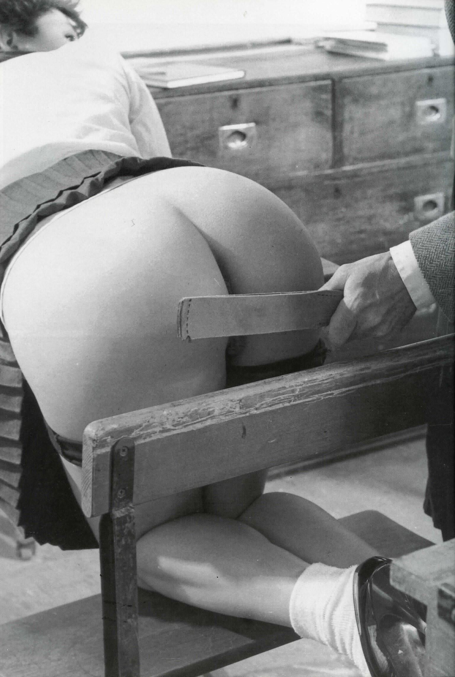 Problème rétro Spanking NB Uniform Girls Vol (complet)