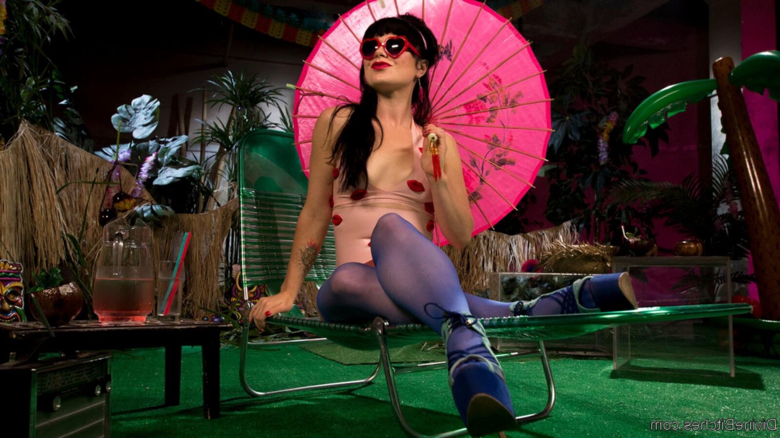 .. Siouxsie Q (Femdom)