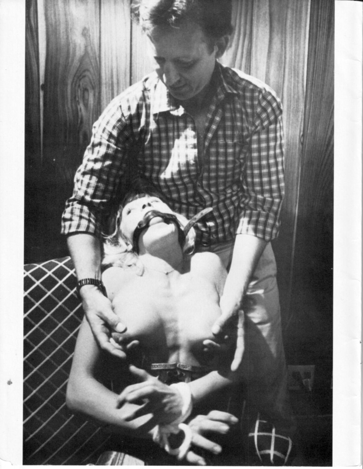 Журнал Vintage Bondage Magazine похищал агентство для девочек