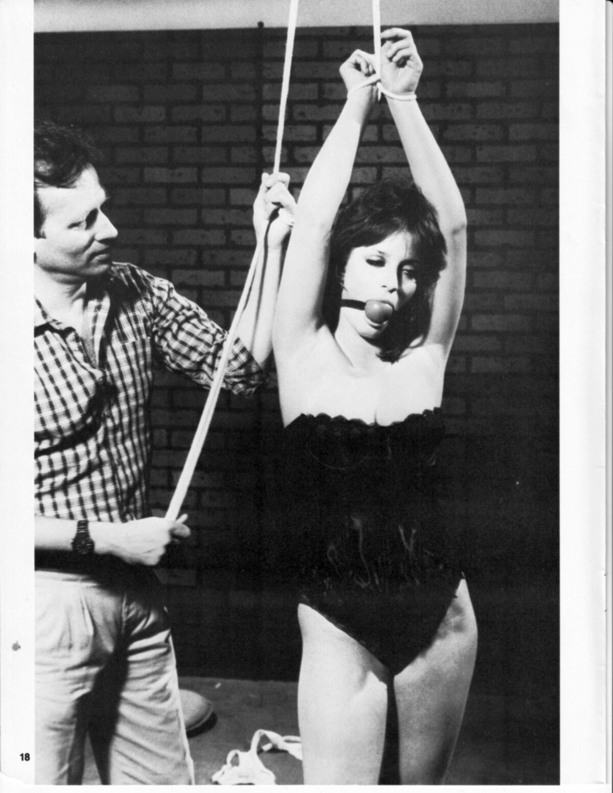Журнал Vintage Bondage Magazine похищал агентство для девочек