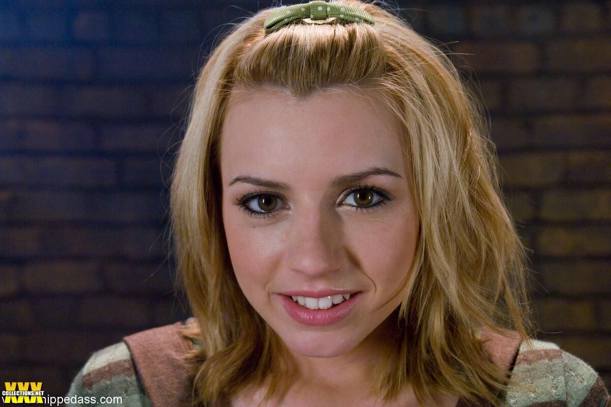 Lexi Belle se transformou no brinquedo de Harmony