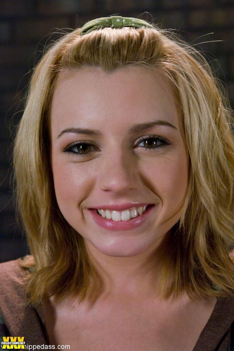 Lexi Belle se transformou no brinquedo de Harmony