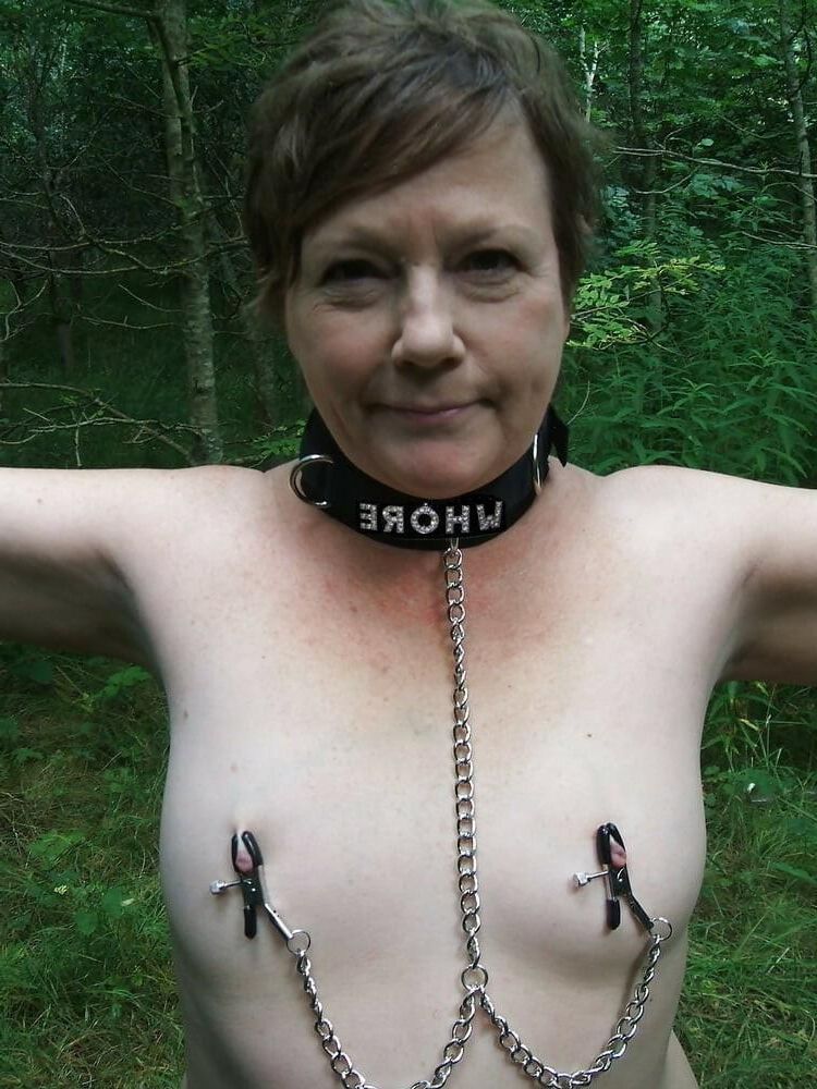 外側および自然の中でBDSM
