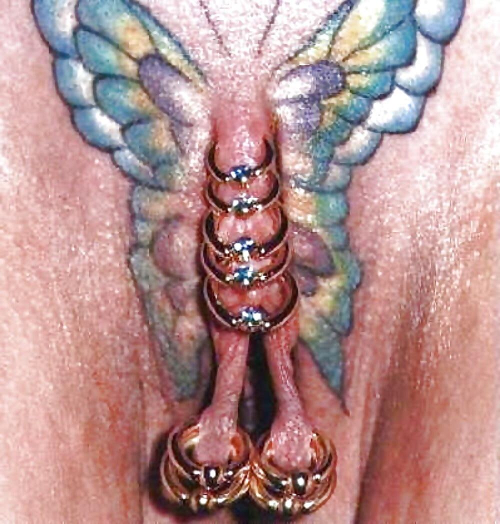 Modificações extremas: tatuagens travessores de piercings esticados