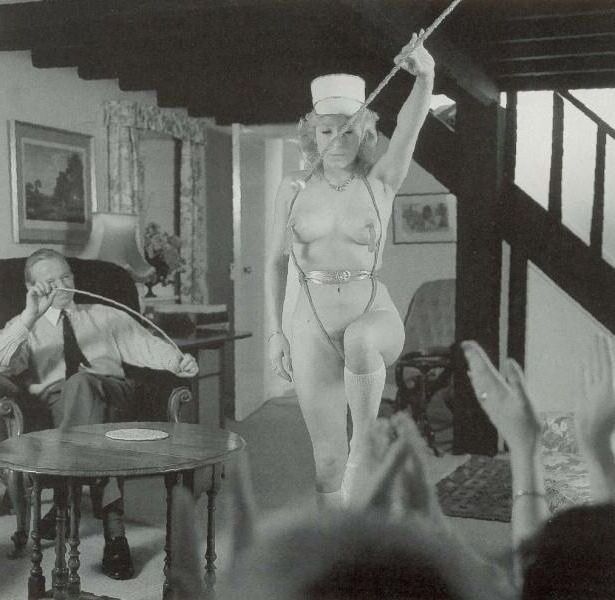 Retro Spanking errötet Bildset Serena Majorette