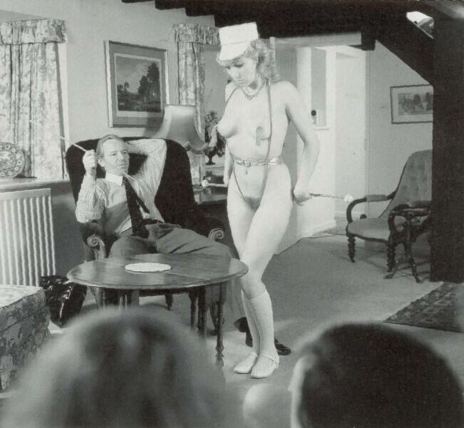 Retro Spanking errötet Bildset Serena Majorette