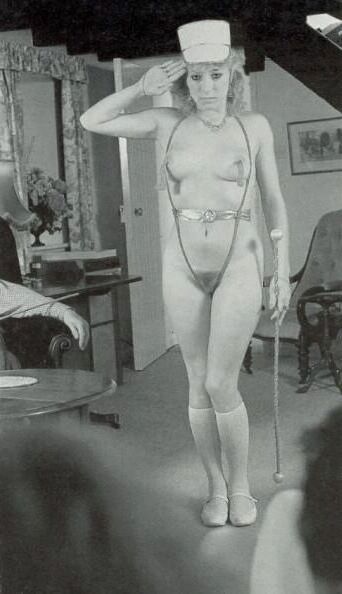 Retro Spanking errötet Bildset Serena Majorette