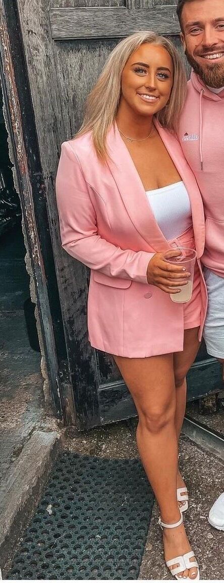 Aisling fat tits thicc bimbo blogger thinks shes better than you
