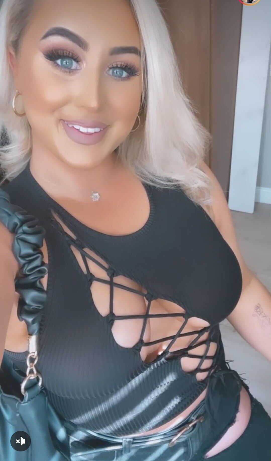 Aisling fat tits thicc bimbo blogger thinks shes better than you