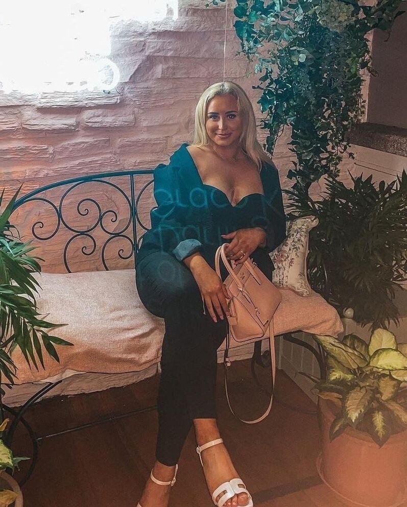 Aisling fat tits thicc bimbo blogger thinks shes better than you