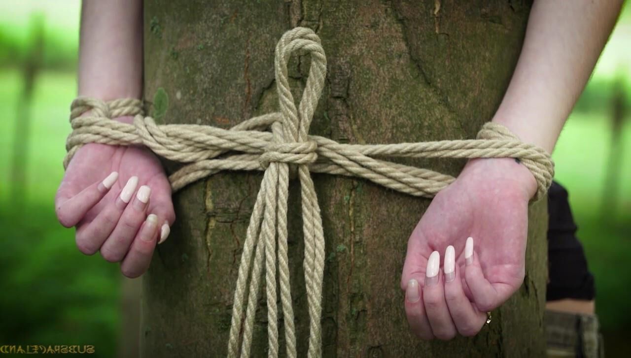 Noa Livia  Bondage Model