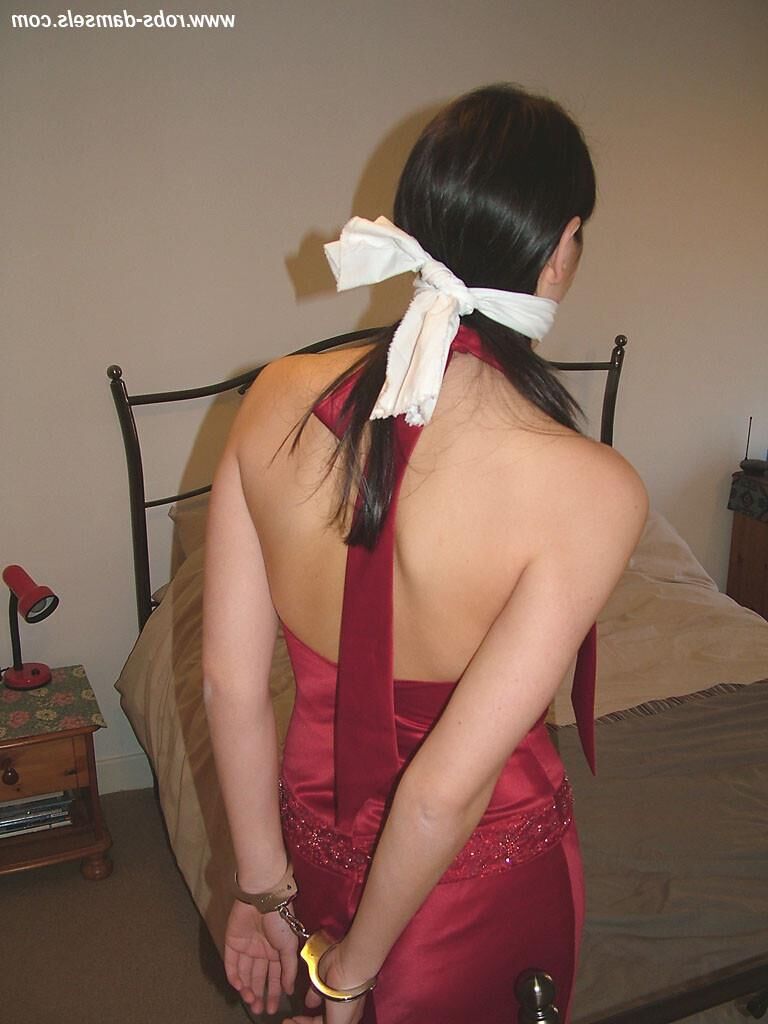Manda marie amarrada de vestido