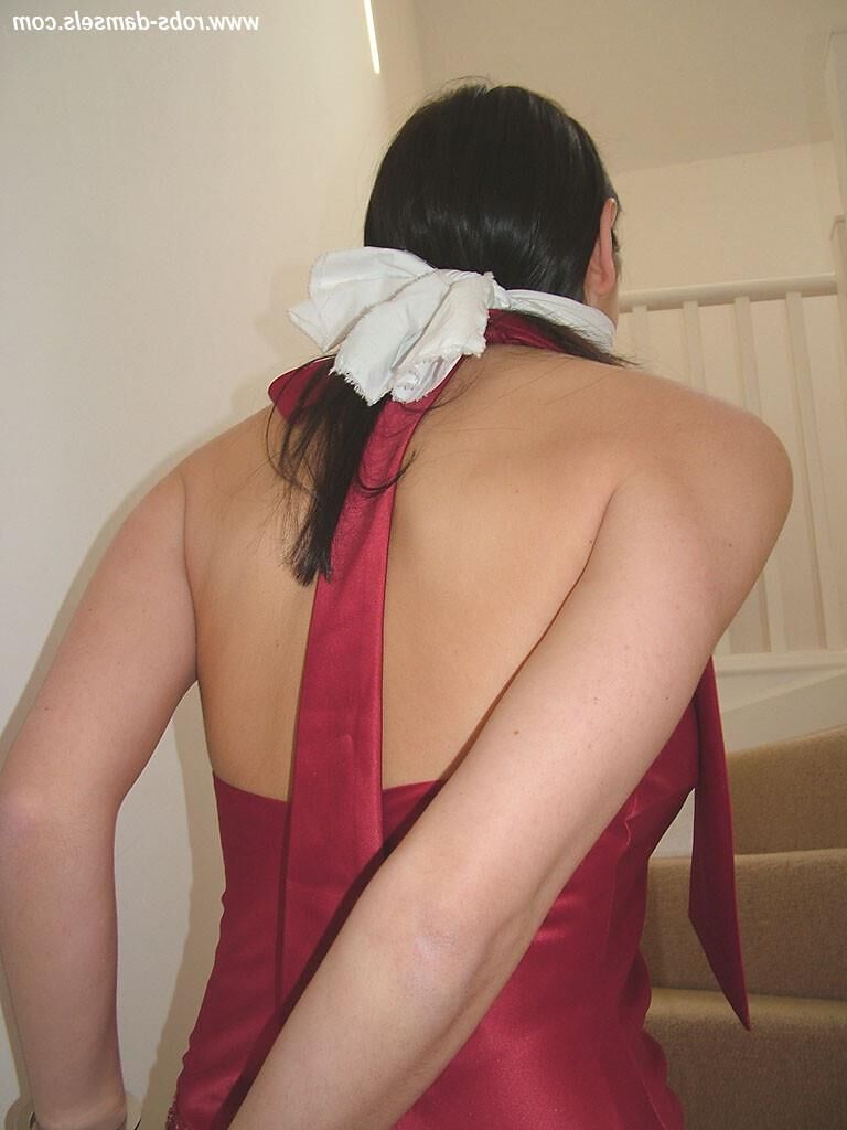 Manda marie amarrada de vestido